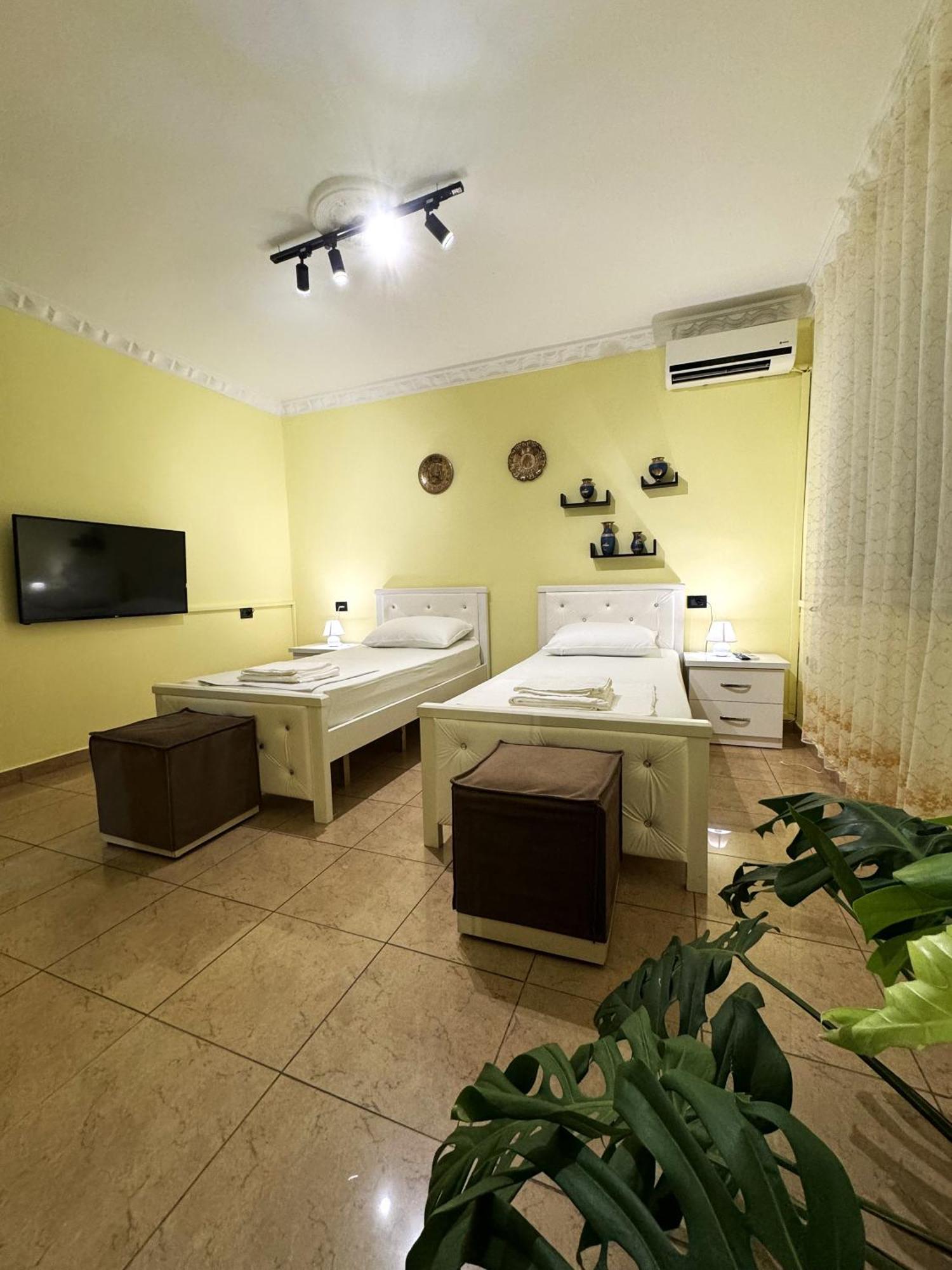 Fun House Serenity Apartment Тирана Екстериор снимка