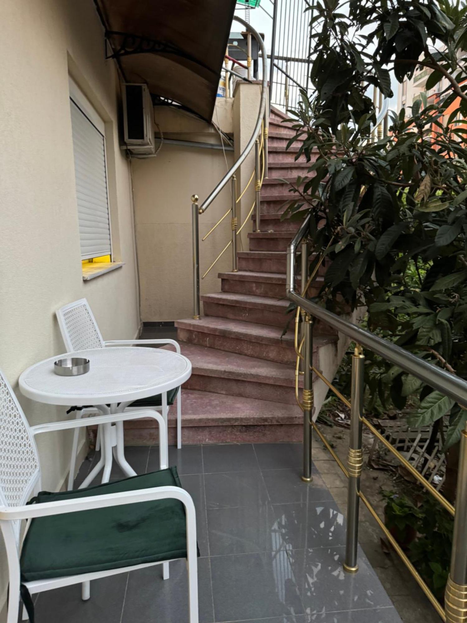 Fun House Serenity Apartment Тирана Екстериор снимка