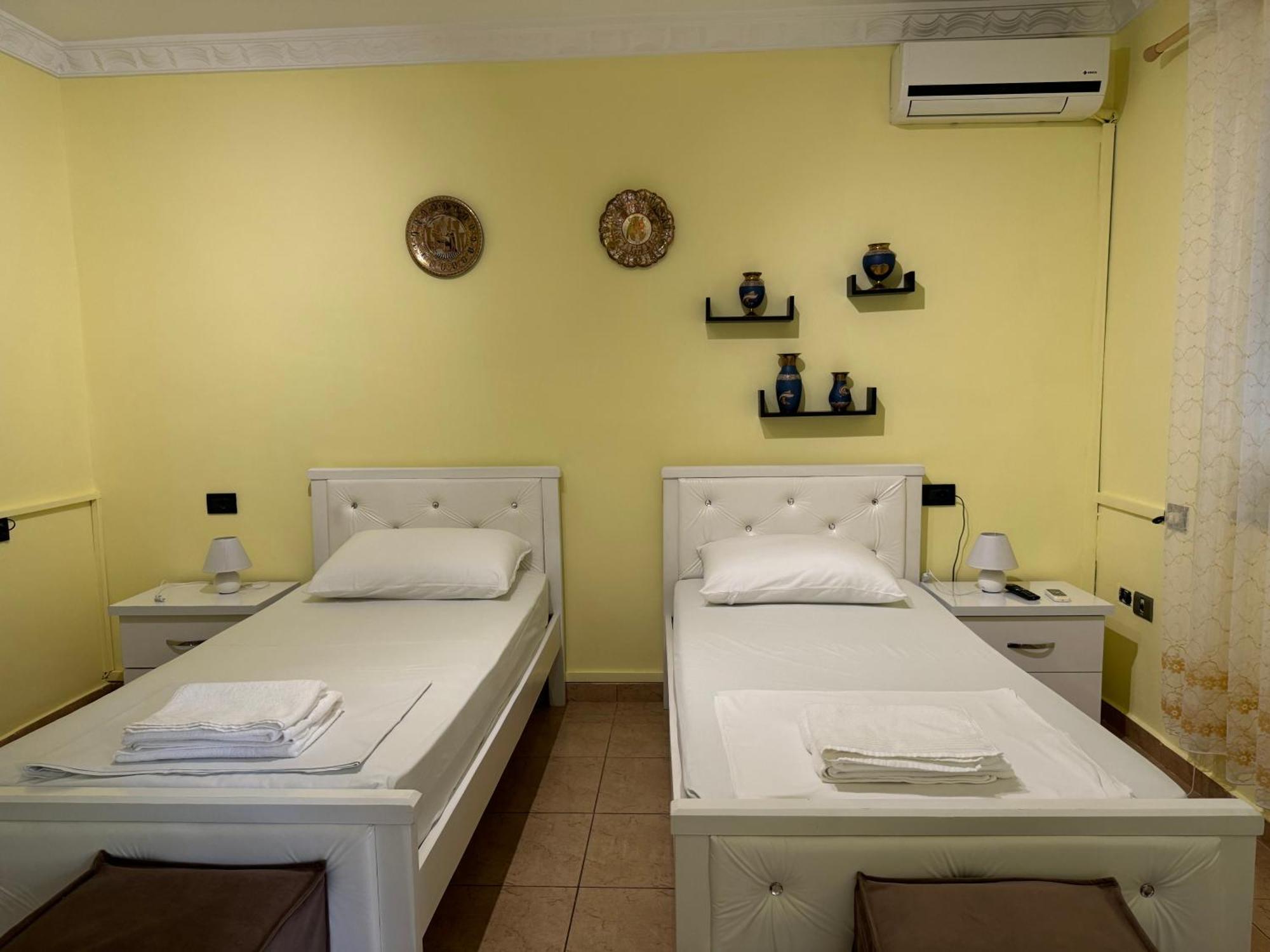 Fun House Serenity Apartment Тирана Екстериор снимка
