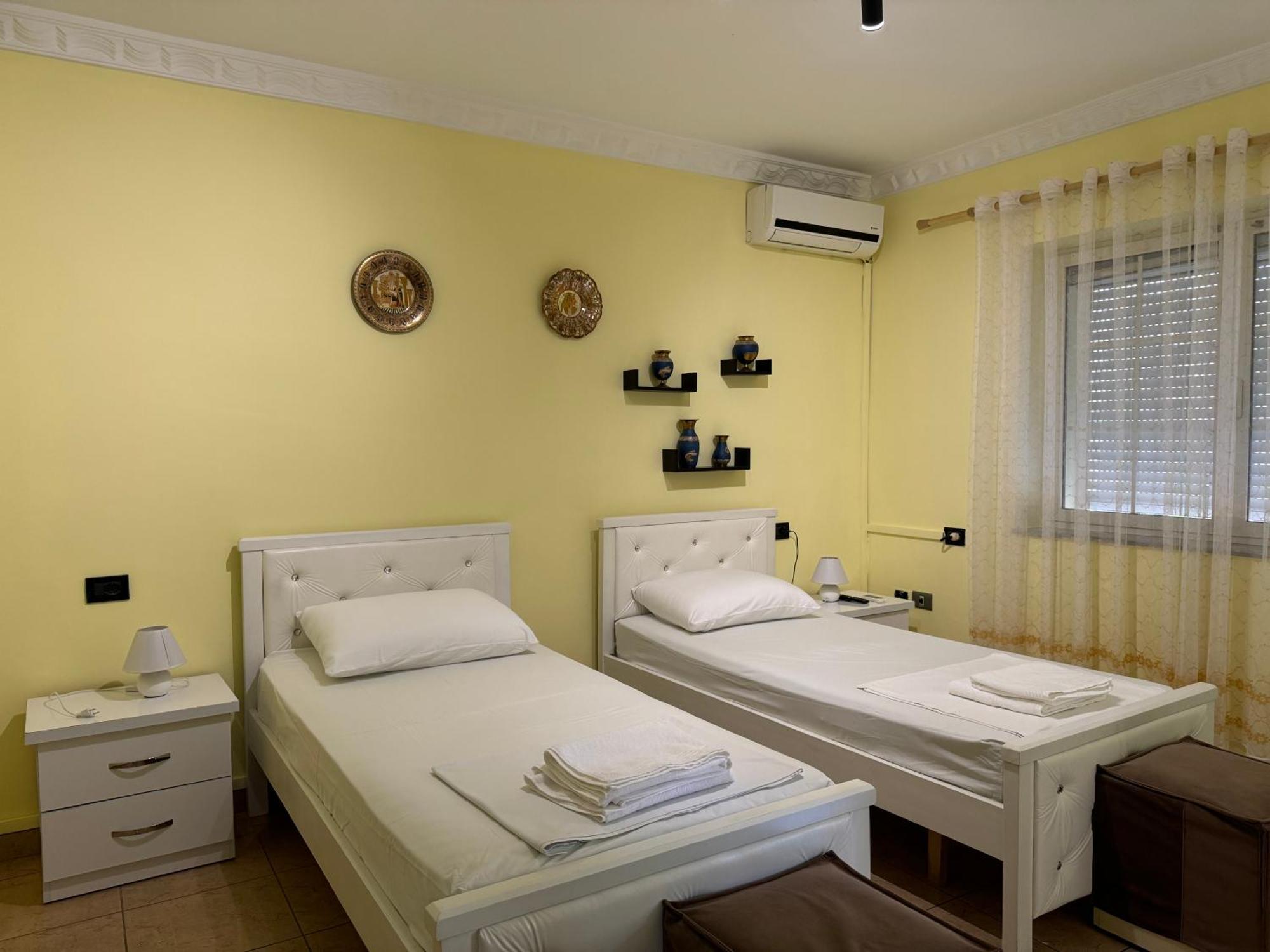 Fun House Serenity Apartment Тирана Екстериор снимка