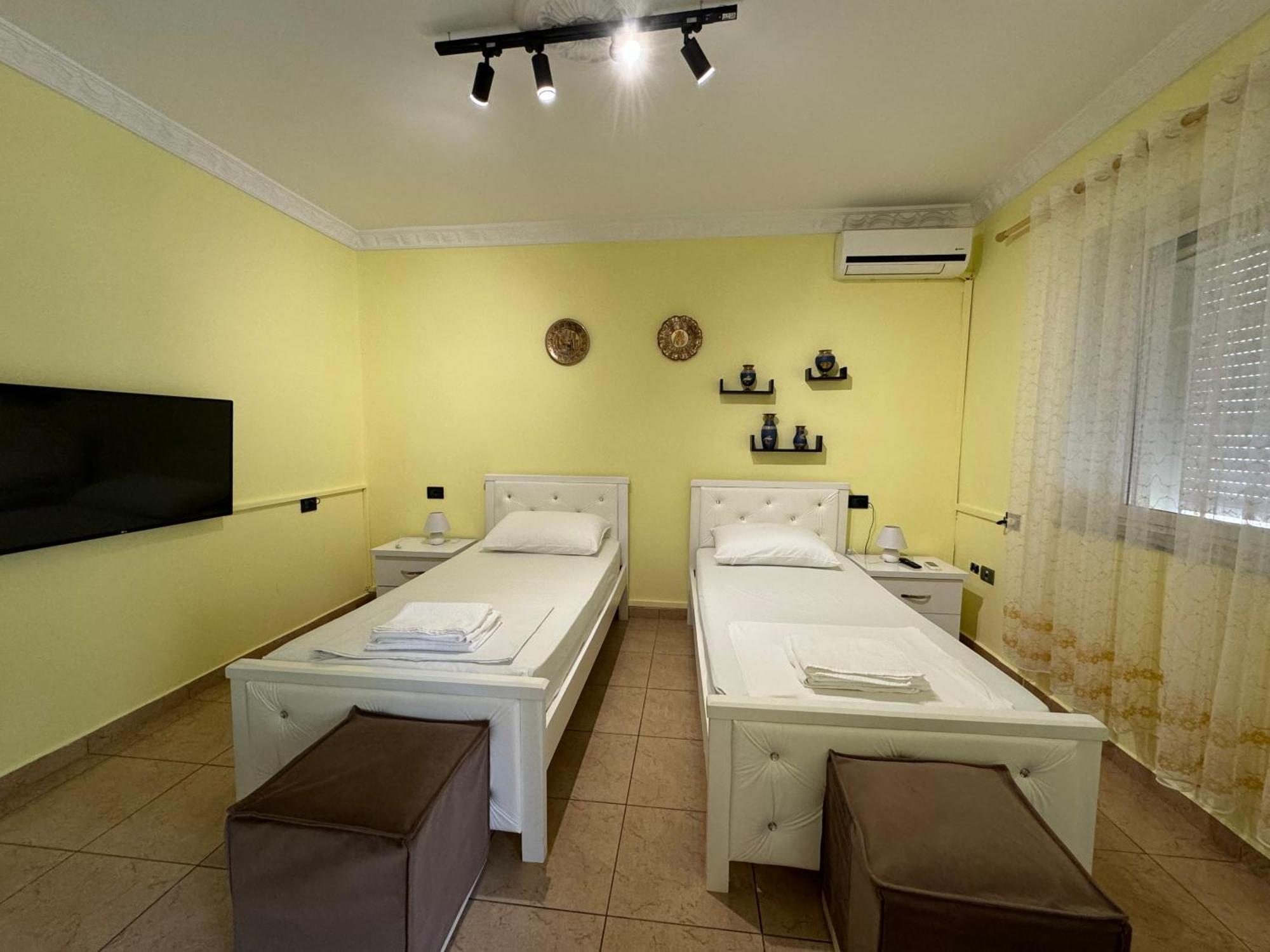 Fun House Serenity Apartment Тирана Екстериор снимка