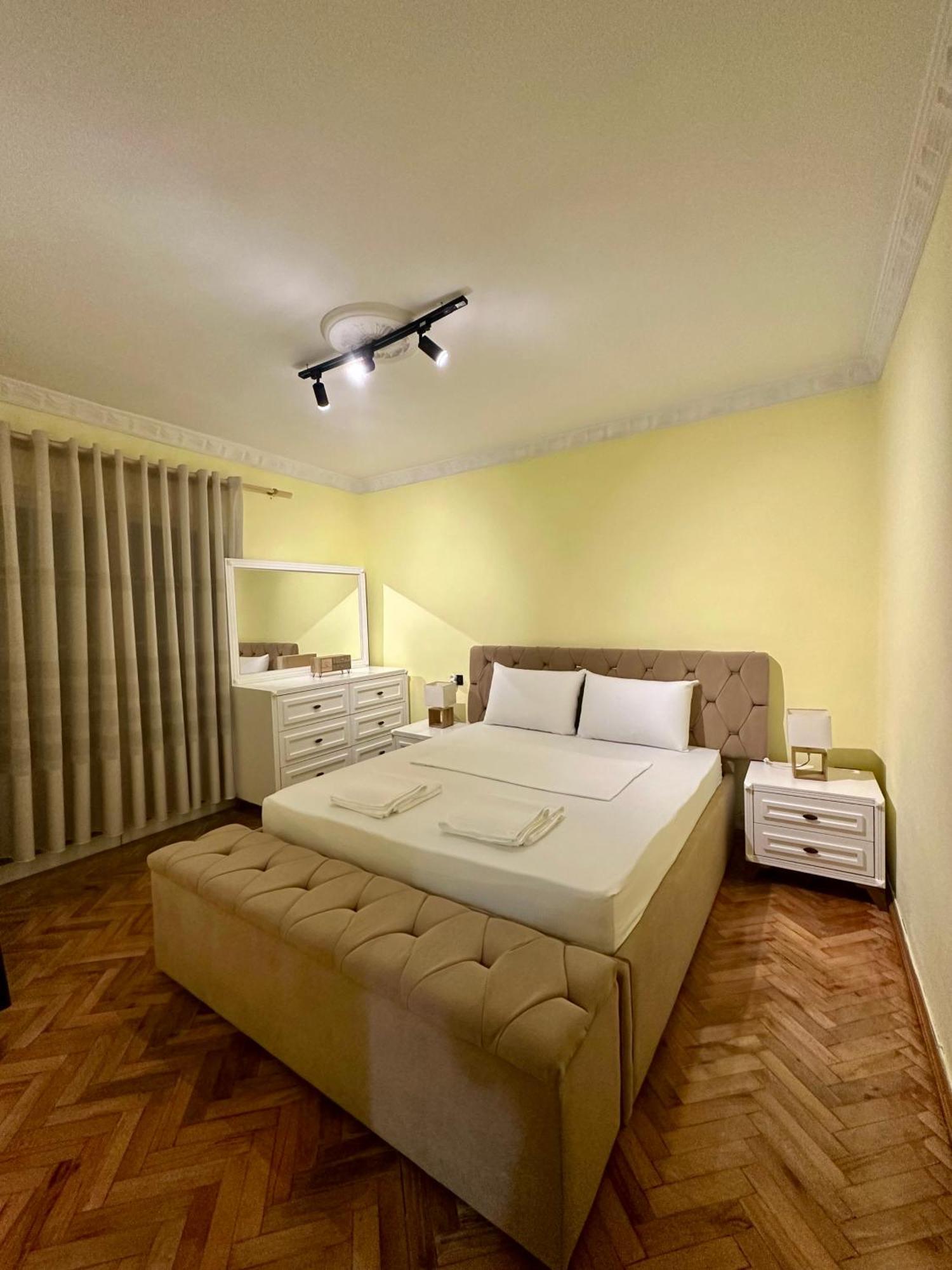Fun House Serenity Apartment Тирана Екстериор снимка