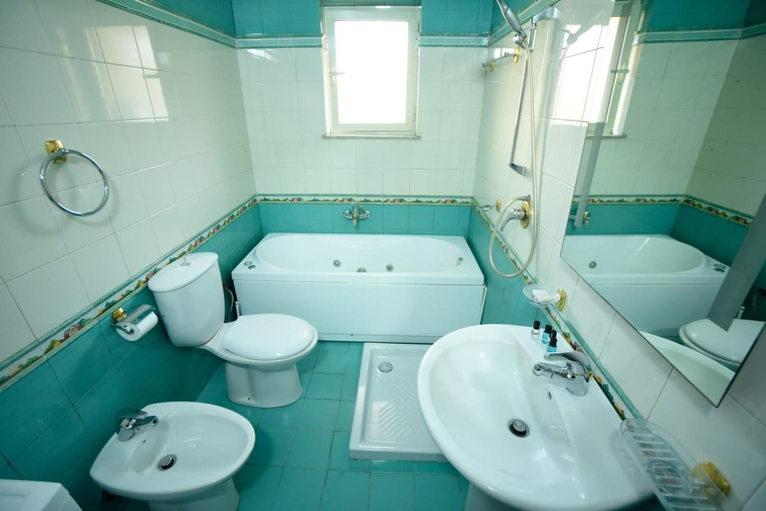 Fun House Serenity Apartment Тирана Екстериор снимка